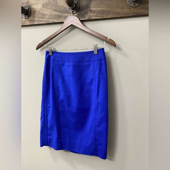 White House Black Market Dresses & Skirts - White House Black Market Blue Pencil Skirt. Women’s size 0- NWT